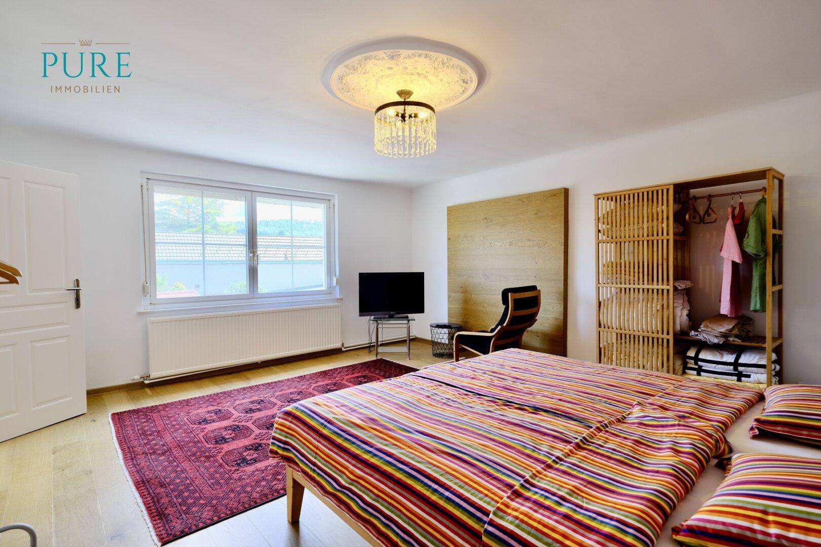 Geschmackvolles Schlafzimmer nach Vollrenovierung