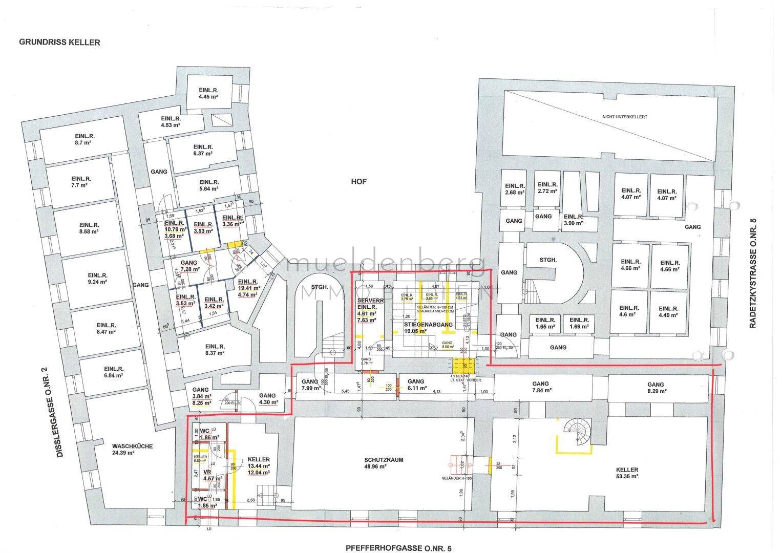 Grundriss des Kellers mit verschiedenen Kellerräumen, Gängen und einem Schutzraum, übersichtlich dargestellt.