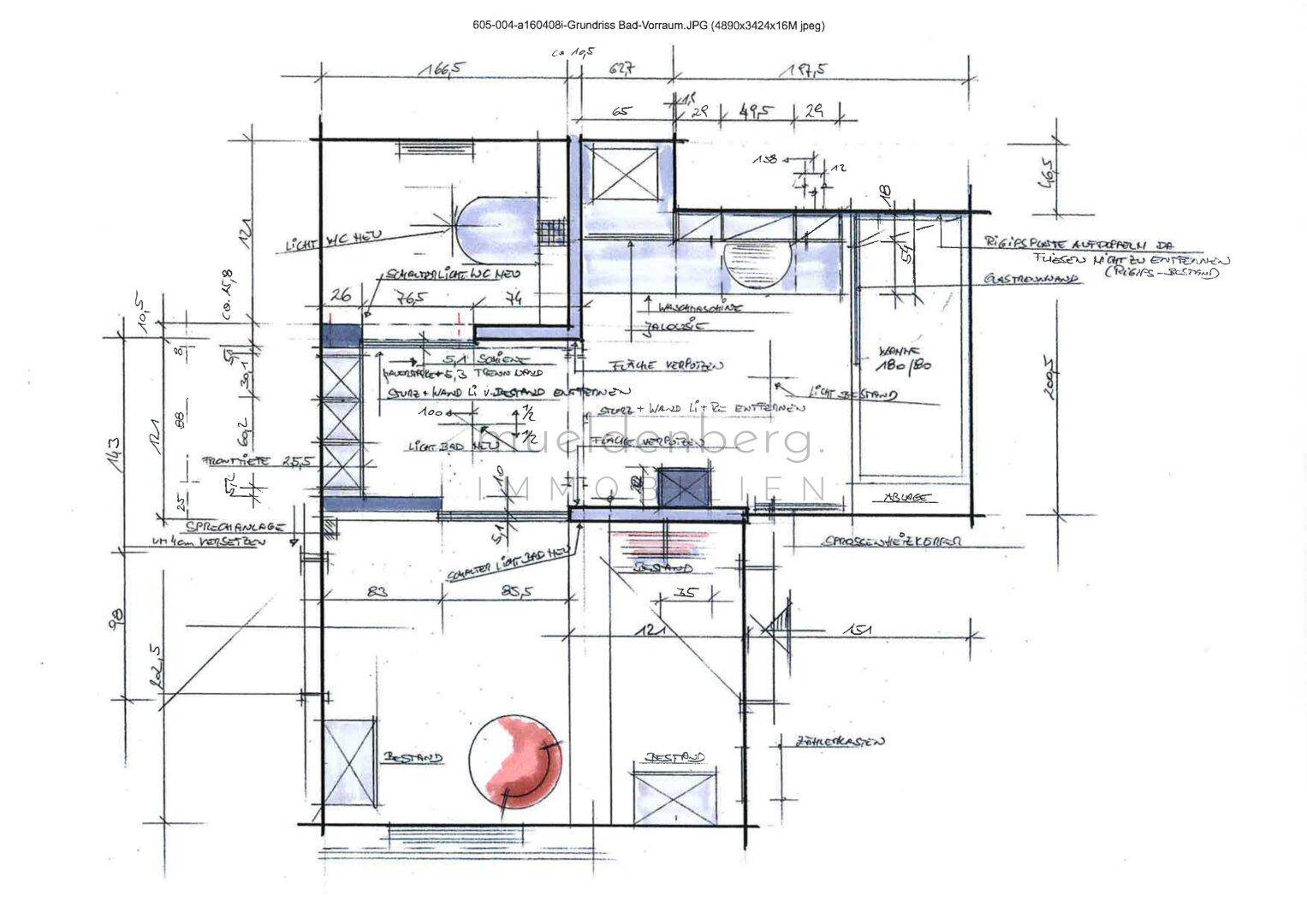 Technischer Grundriss des Badezimmers mit Maßen und Sanitäranlagen.
