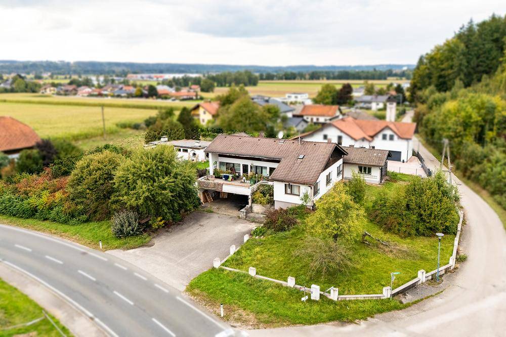 Charmantes Einfamilienhaus mit Potential / Baugrundstück / Garten / Gartenhaus / Garage. – pohled 2