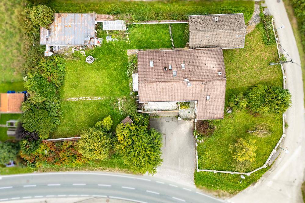Charmantes Einfamilienhaus mit Potential / Baugrundstück / Garten / Gartenhaus / Garage. – pohled 4