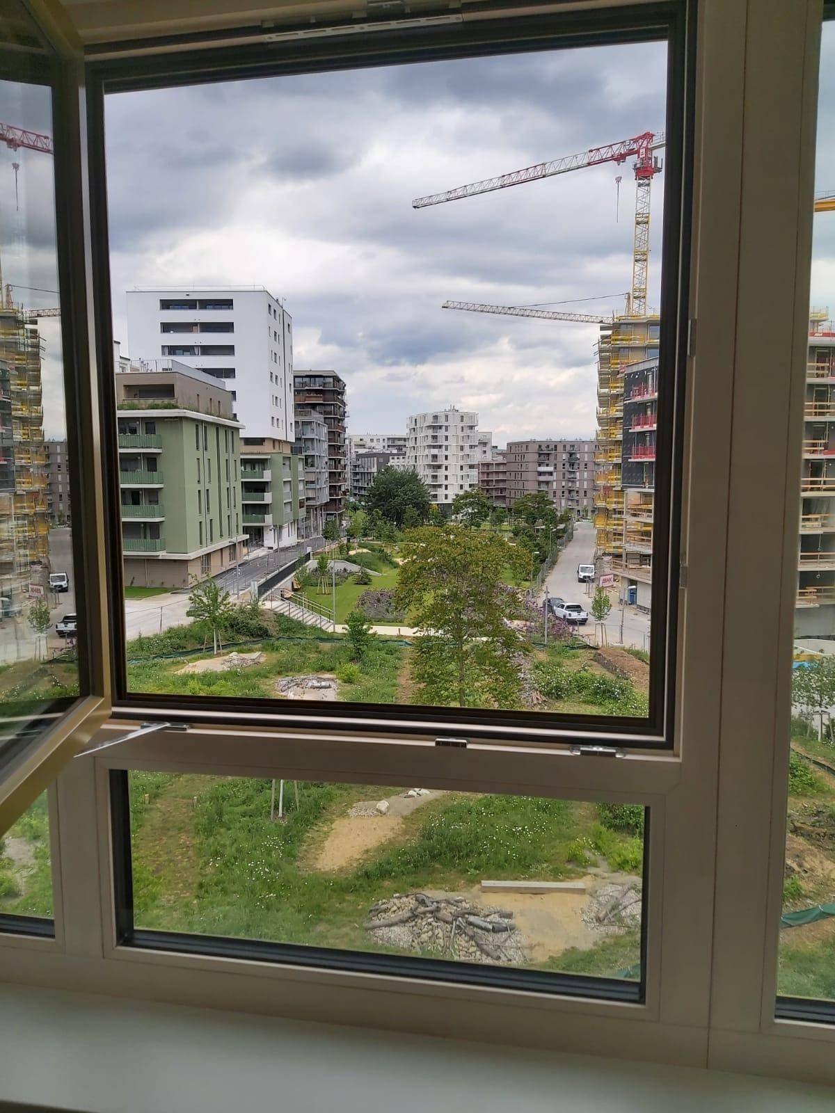 Immediately available, Air-conditioned, No Commission; First Occupancy with Park Views at Village im Dritten; Partially Furnished 1-Bedroom Apartment; Provisionsfrei, gekühlt und sofort Verfügbar; Erstbezug mit Parkblick im Village im Dritten; Teilmöblierte 2-Zimmer-Wohnung - Ansicht 6