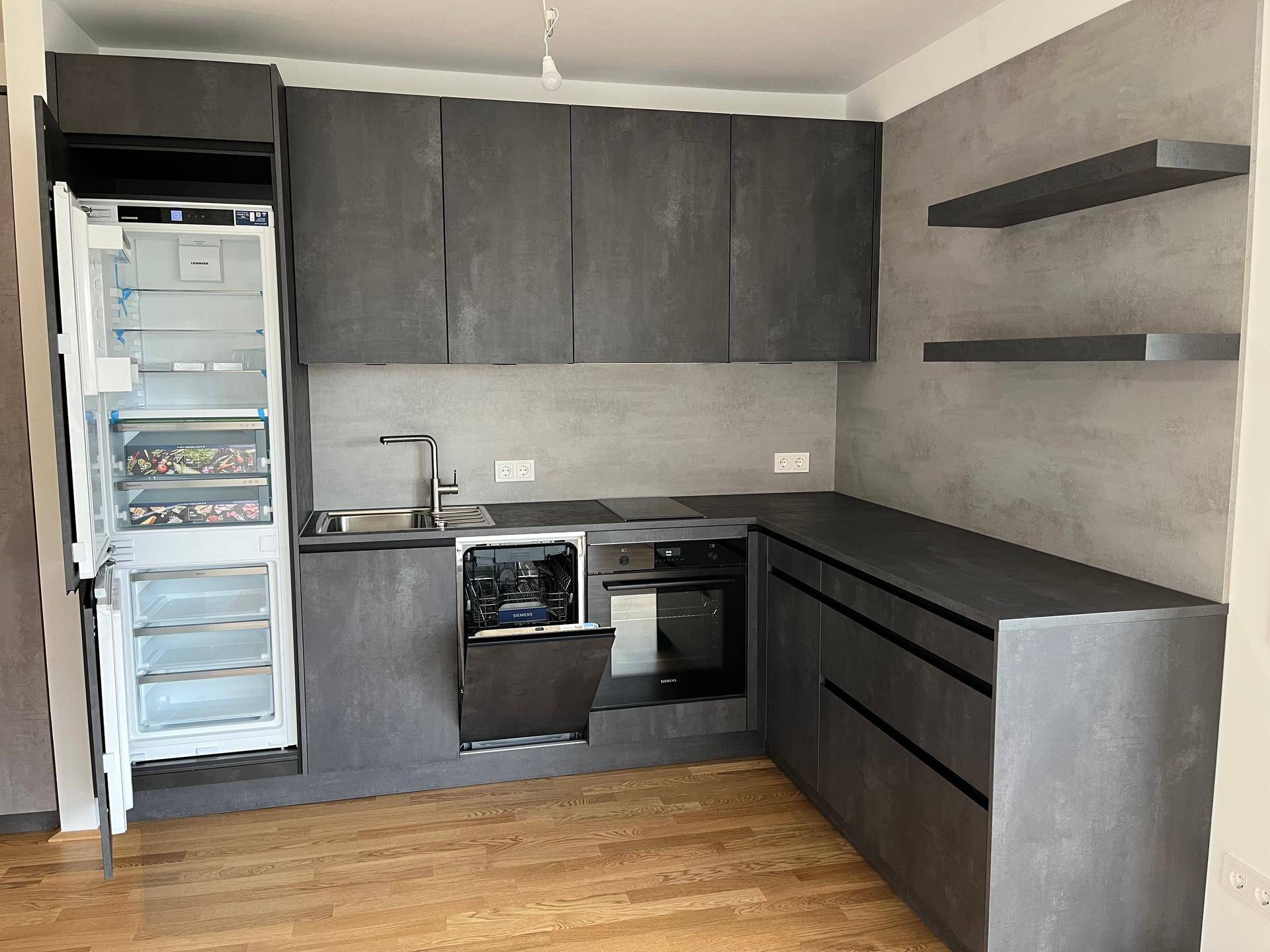 Immediately available, Air-conditioned, No Commission; First Occupancy with Park Views at Village im Dritten; Partially Furnished 1-Bedroom Apartment; Provisionsfrei, gekühlt und sofort Verfügbar; Erstbezug mit Parkblick im Village im Dritten; Teilmöblierte 2-Zimmer-Wohnung - Mehr