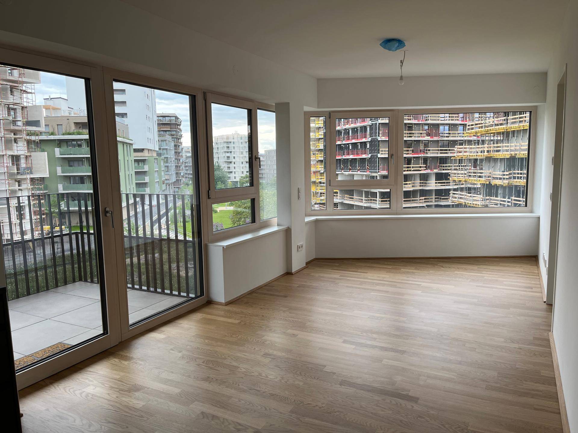 Immediately available, Air-conditioned, No Commission; First Occupancy with Park Views at Village im Dritten; Partially Furnished 1-Bedroom Apartment; Provisionsfrei, gekühlt und sofort Verfügbar; Erstbezug mit Parkblick im Village im Dritten; Teilmöblierte 2-Zimmer-Wohnung - Ansicht 3