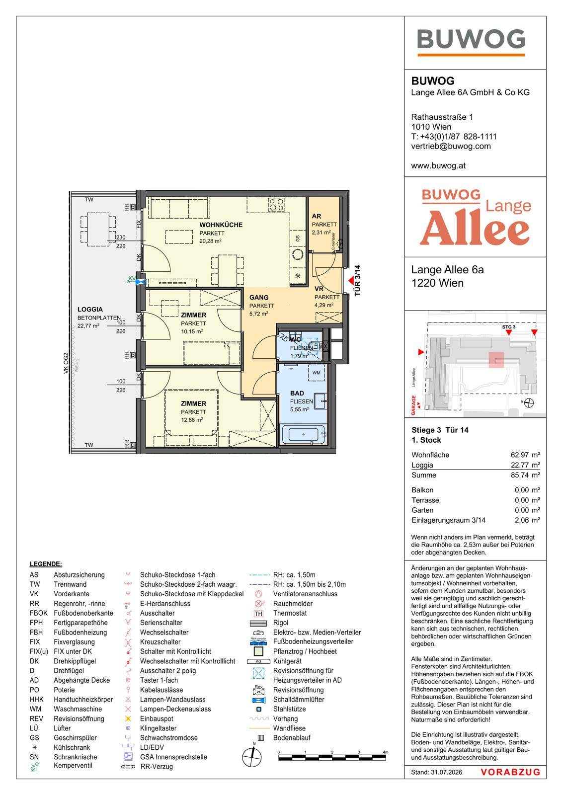 Der Grundriss zeigt eine moderne Wohnung mit offener Wohnküche, zwei Schlafzimmern, Bad, separatem WC und einer großzügigen Loggia.