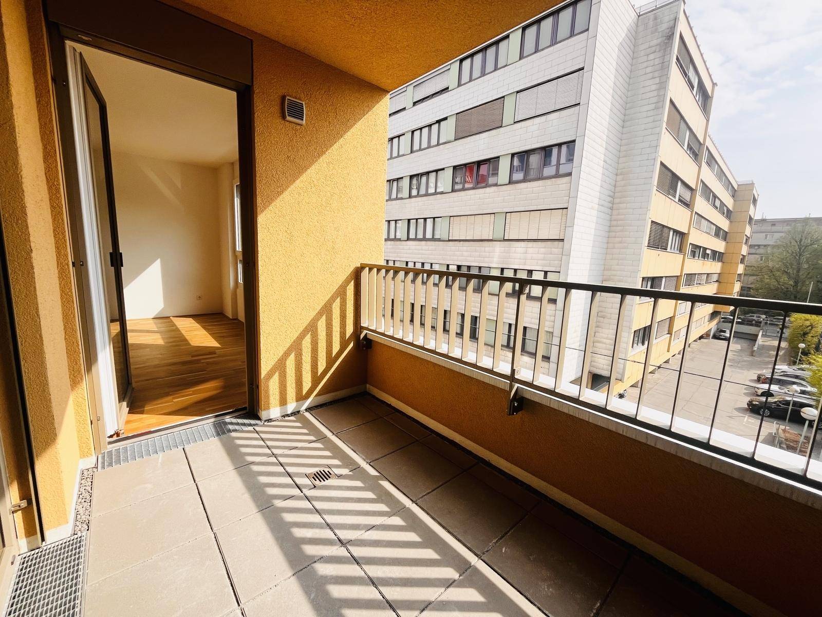 Loggia II