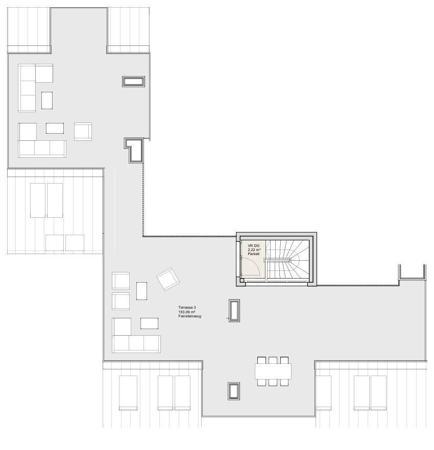Großer Grundriss mit weitläufiger Terrasse, offenem Wohnbereich und Essbereich sowie interner Treppe.