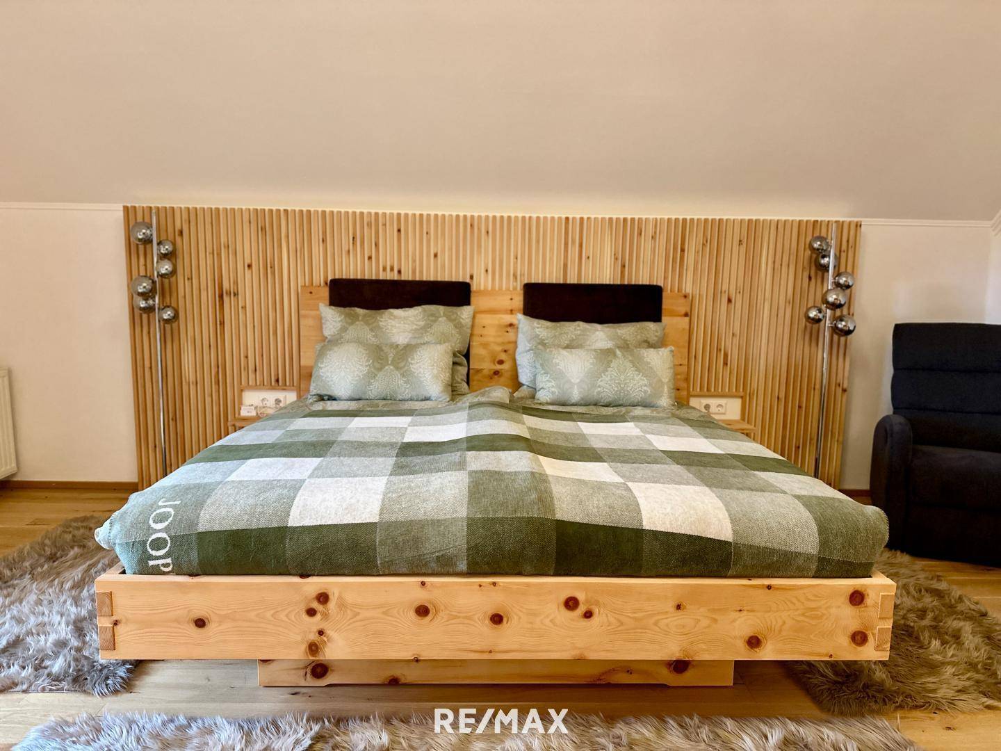Schlafzimmer OG Zirbenbett