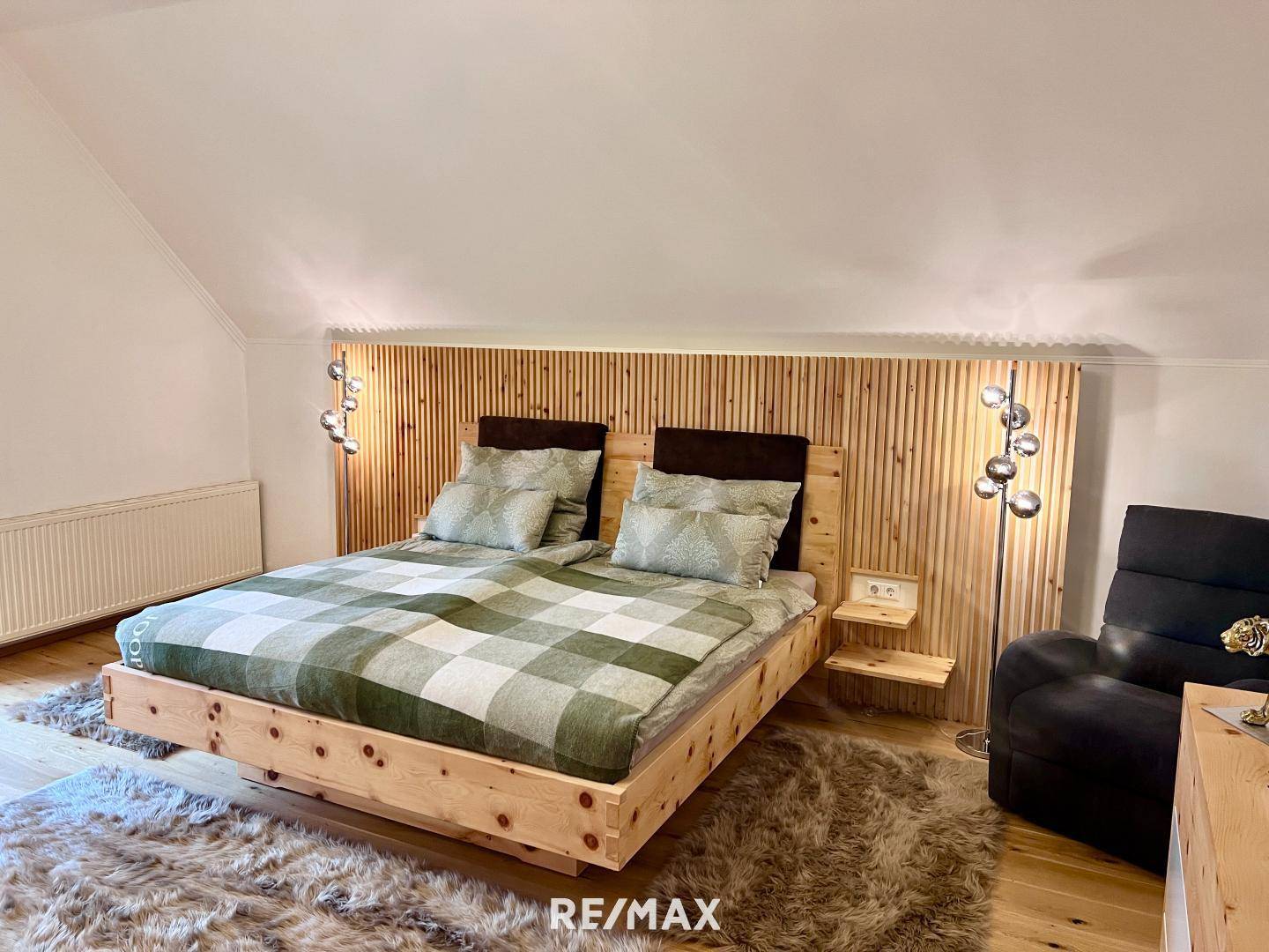 Schlafzimmer OG Zirbenbett
