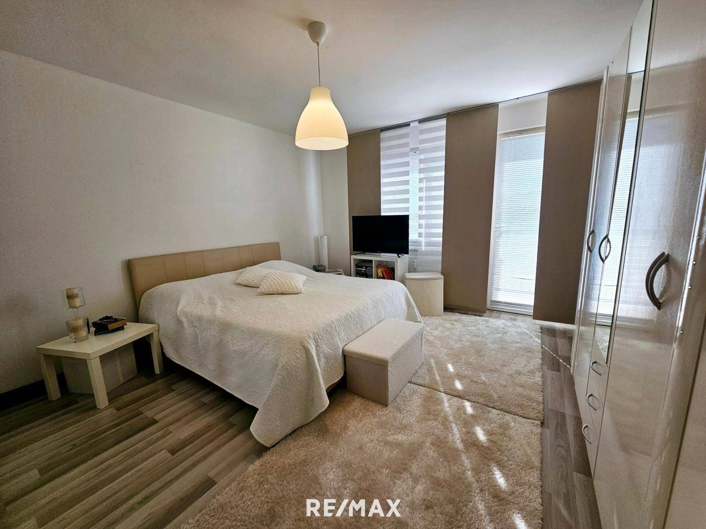 Zimmer 3 mit Ausgang auf Loggia