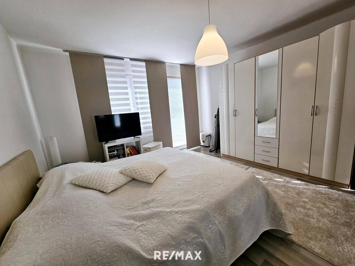 Zimmer 3 mit Ausgang auf Loggia