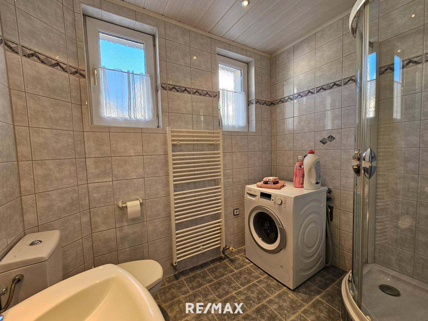 Badezimmer mit WC EG