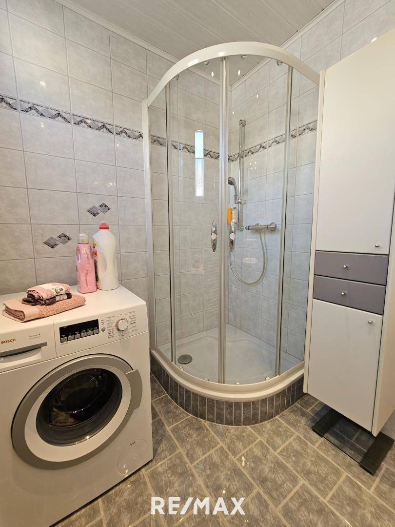 Badezimmer mit WC EG