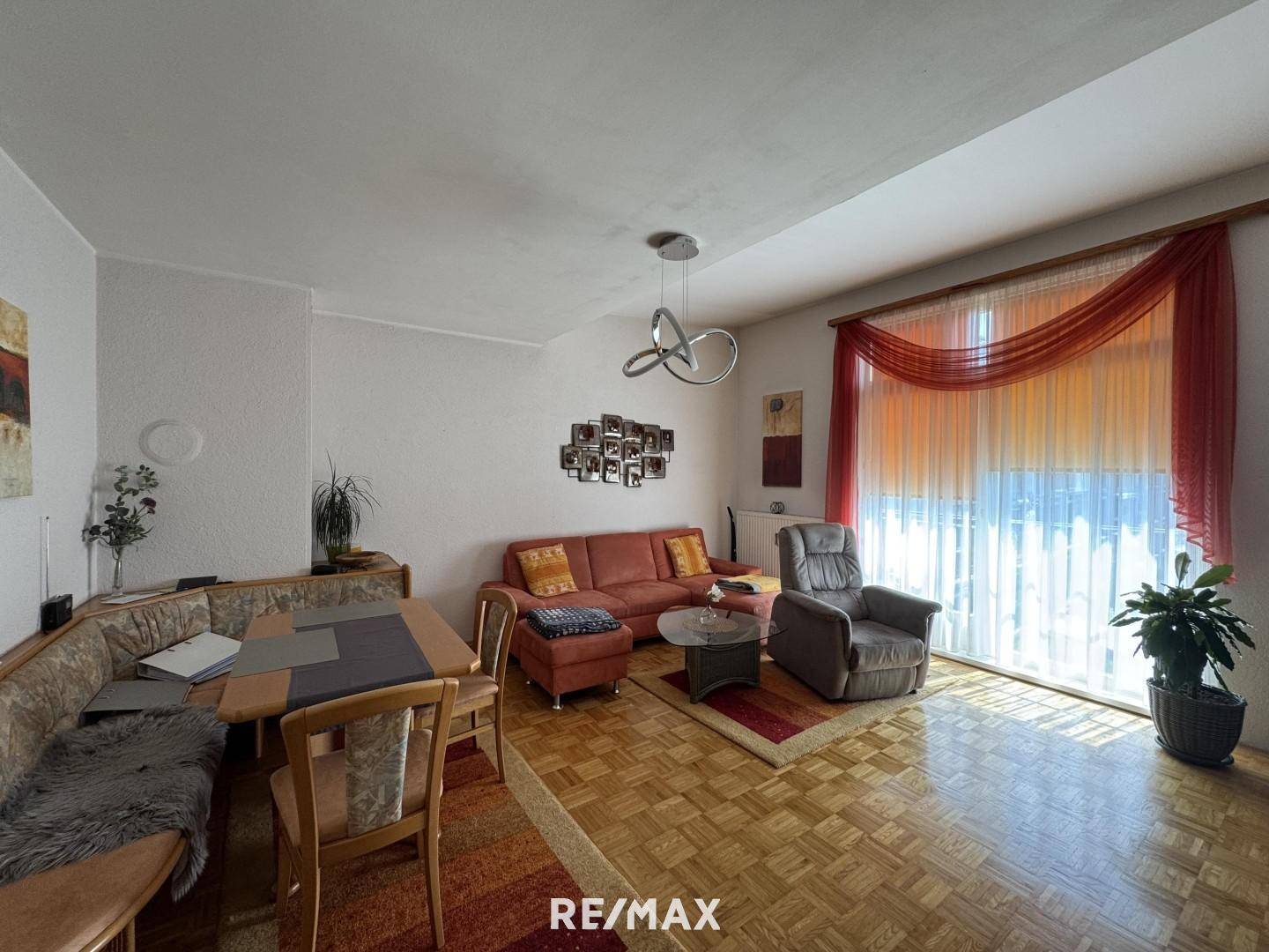 Wohn- Esszimmer