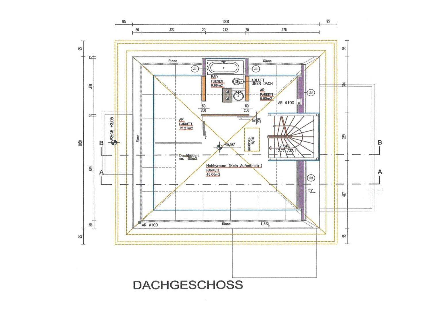 Grundriss des Dachgeschosses mit Hobbyraum und Bad unter Schrägdach.