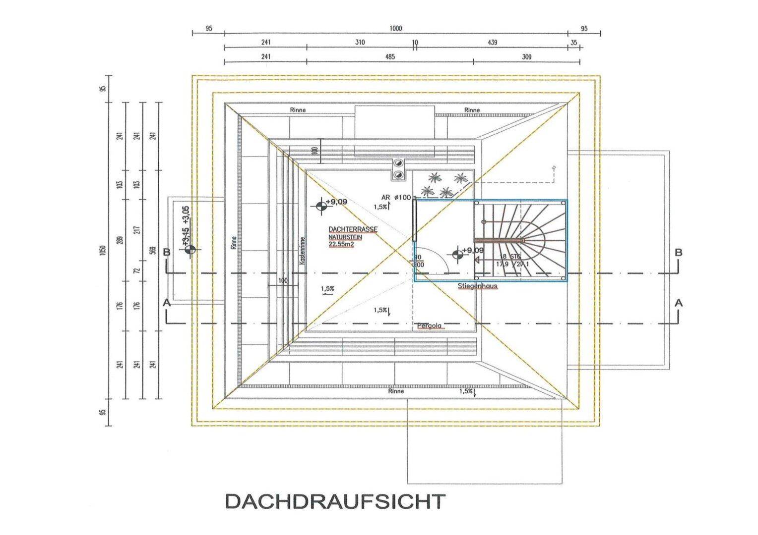 Draufsicht des Daches mit Dachterrasse und Treppenhaus.