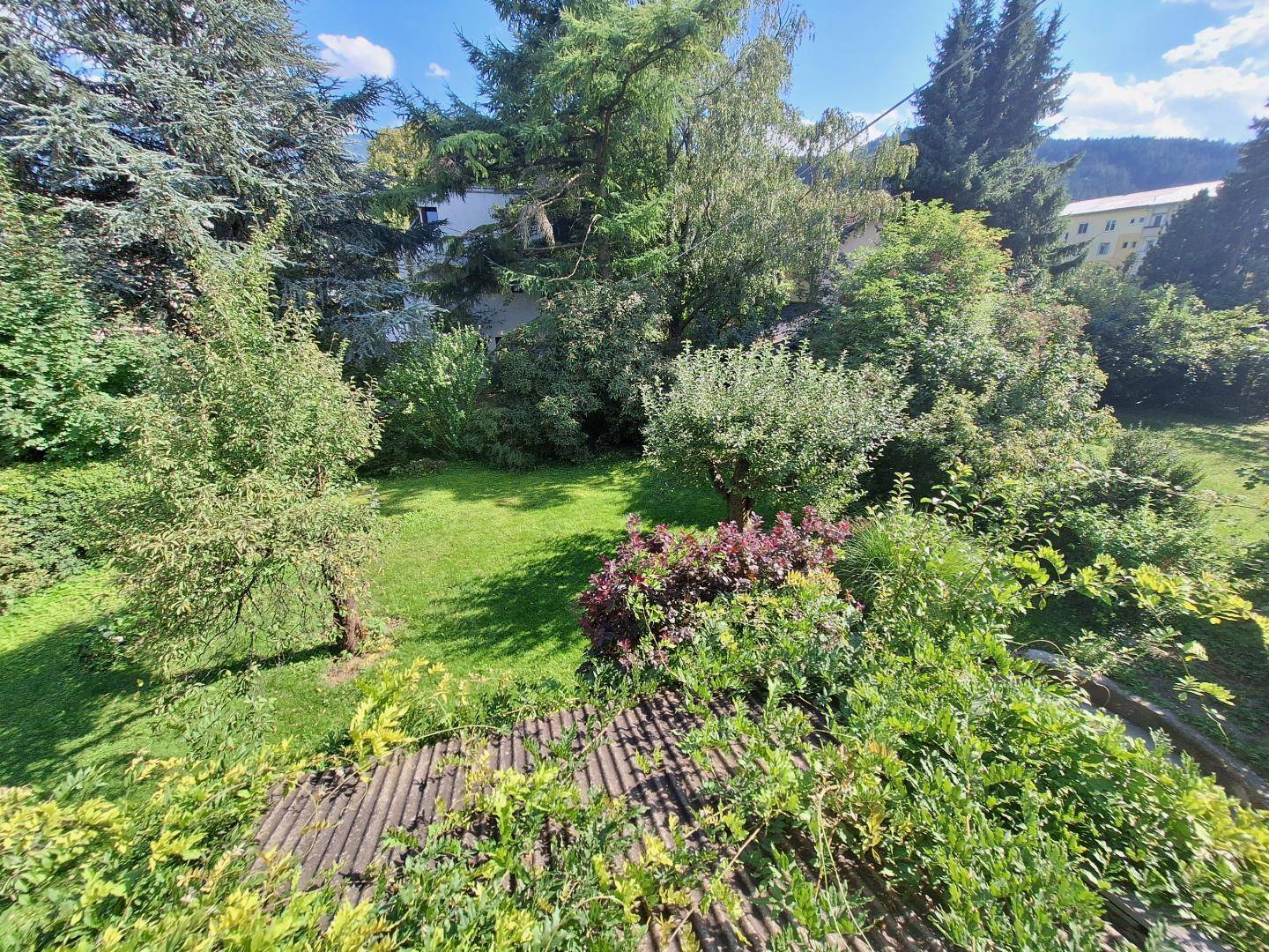 Blick Balkon Garten 2