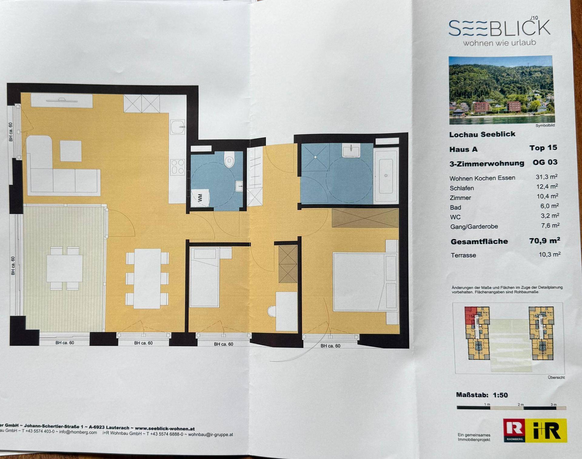 Detaillierter Grundriss einer 3-Zimmer-Wohnung mit offener Küche und Terrasse.