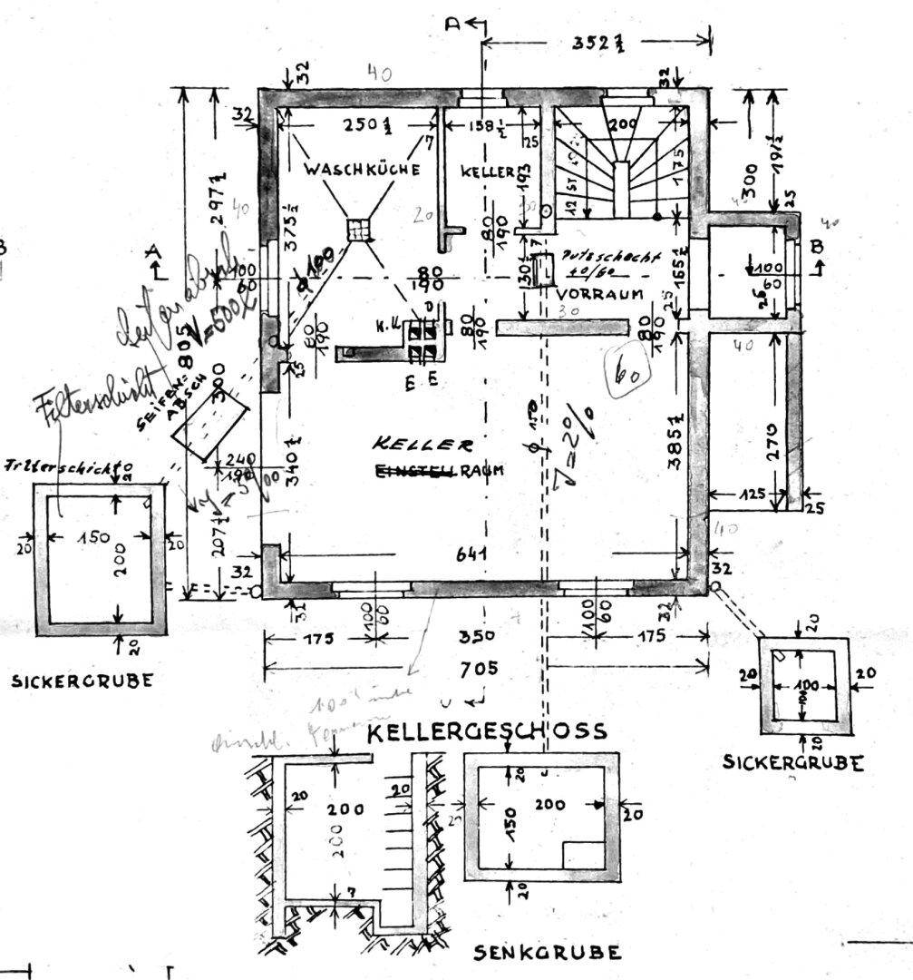 Handgezeichneter Grundriss des Kellergeschosses mit Waschküche und Kellerräumen.