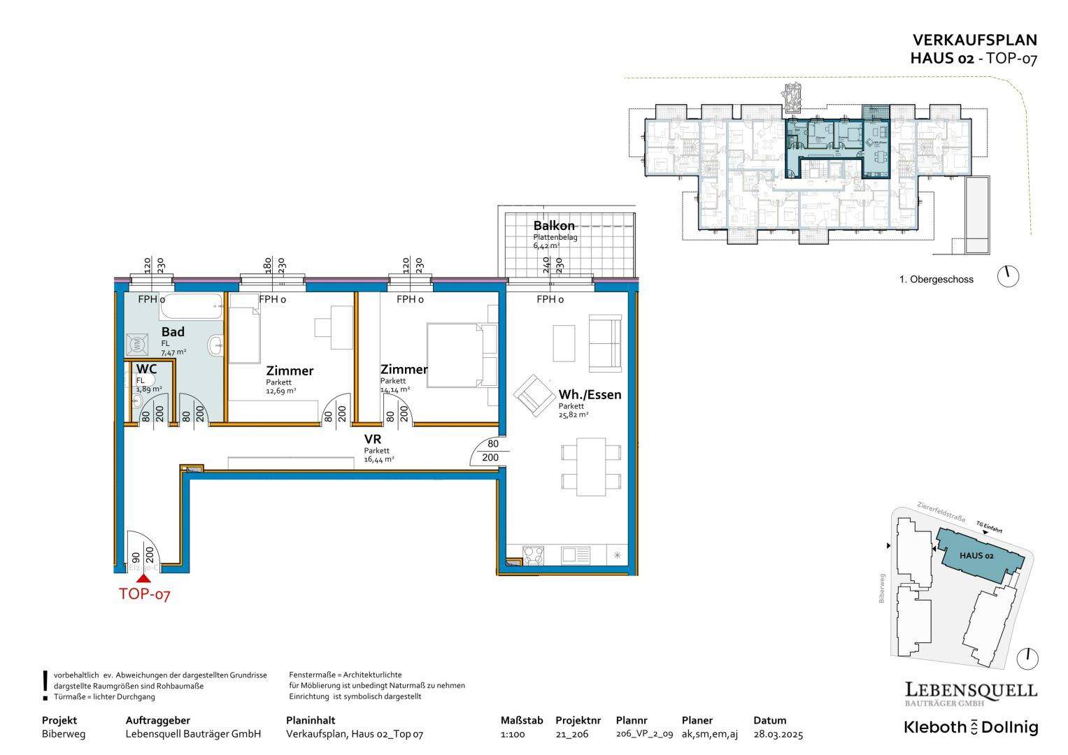 Grundriss der Wohnung TOP-07 mit zwei Schlafzimmern, Bad, WC und offenem Wohn-/Essbereich mit Balkon.