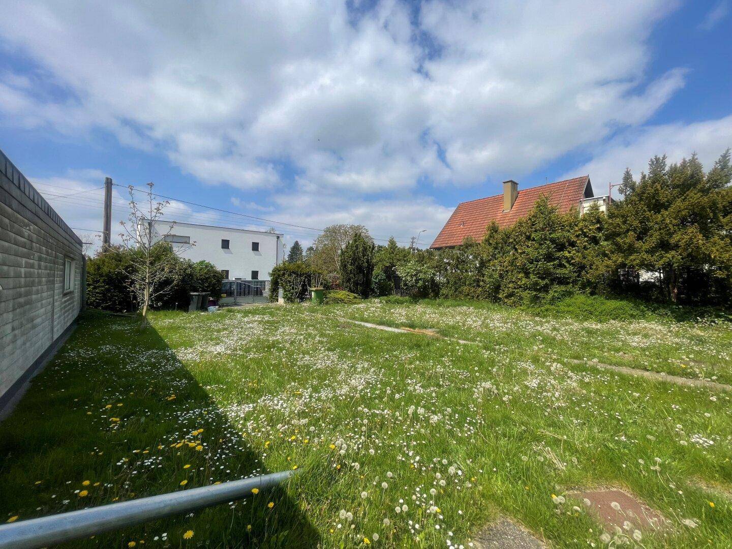 BAUGRUNDSTÜCK MIT KLEINEM HAUS,SOWIE ALLEN ANSCHLÜSSEN IN STRASSHOF ZU VERKAUFEN! - Widok 2
