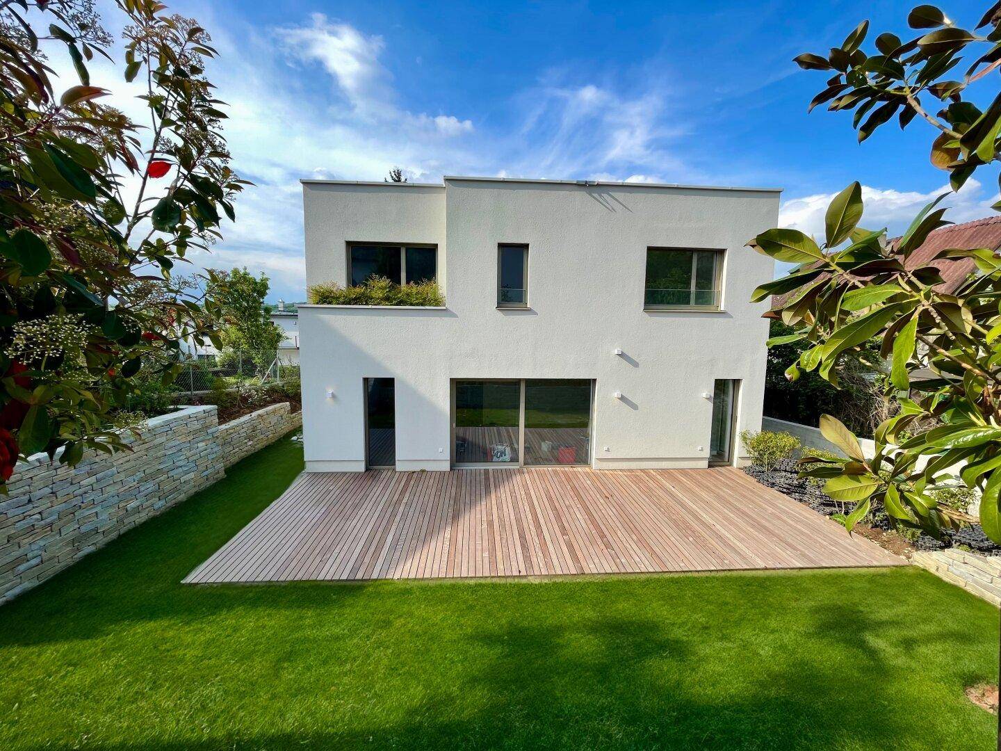Exklusives Einfamilienhaus mit großem Pool und Fernsicht - Ansicht 4
