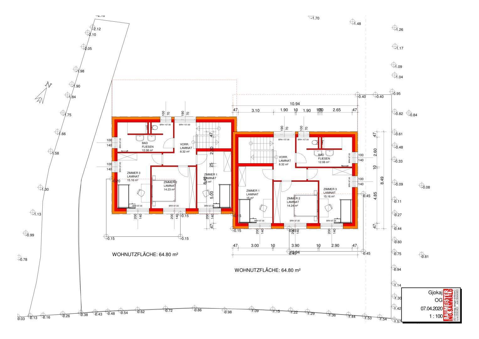 Grundriss des Obergeschosses mit drei Schlafzimmern und einem Badezimmer.