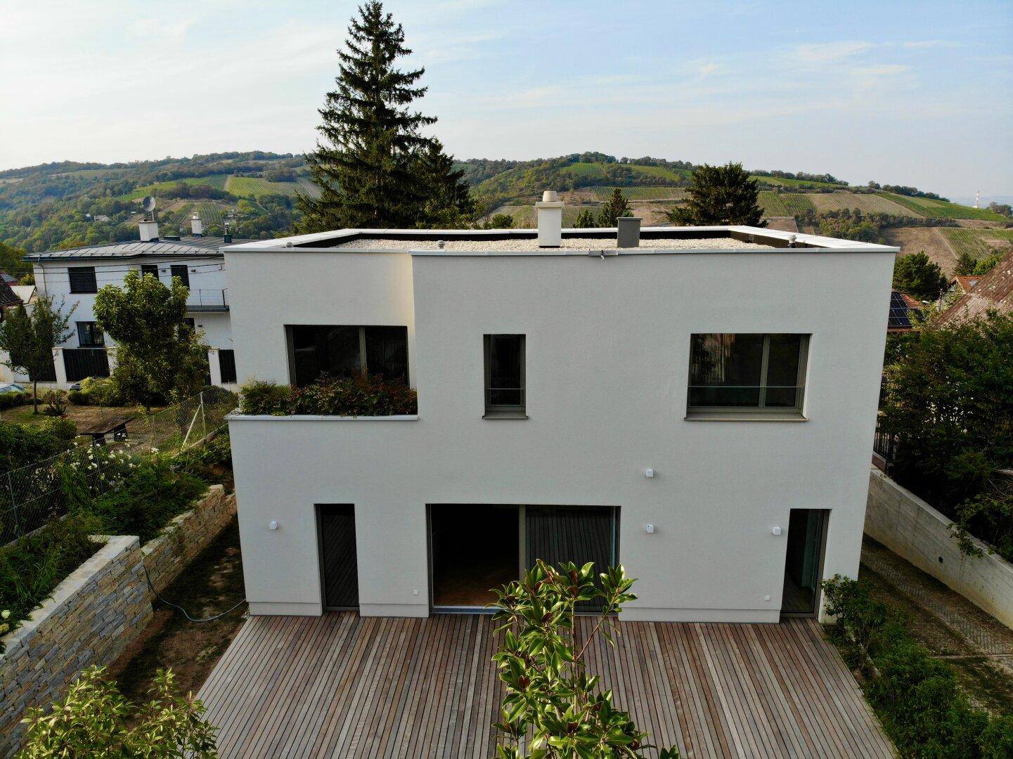 Exklusives Einfamilienhaus mit großem Pool und Fernsicht - Ansicht 2