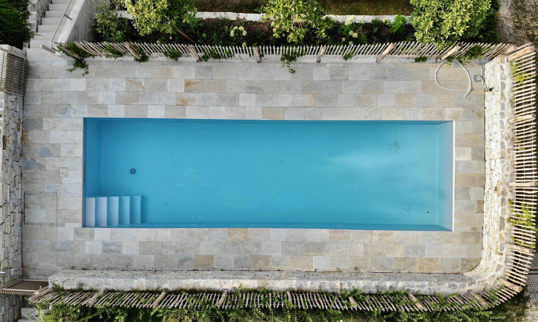 Exklusives Einfamilienhaus mit großem Pool und Fernsicht - Ansicht 5