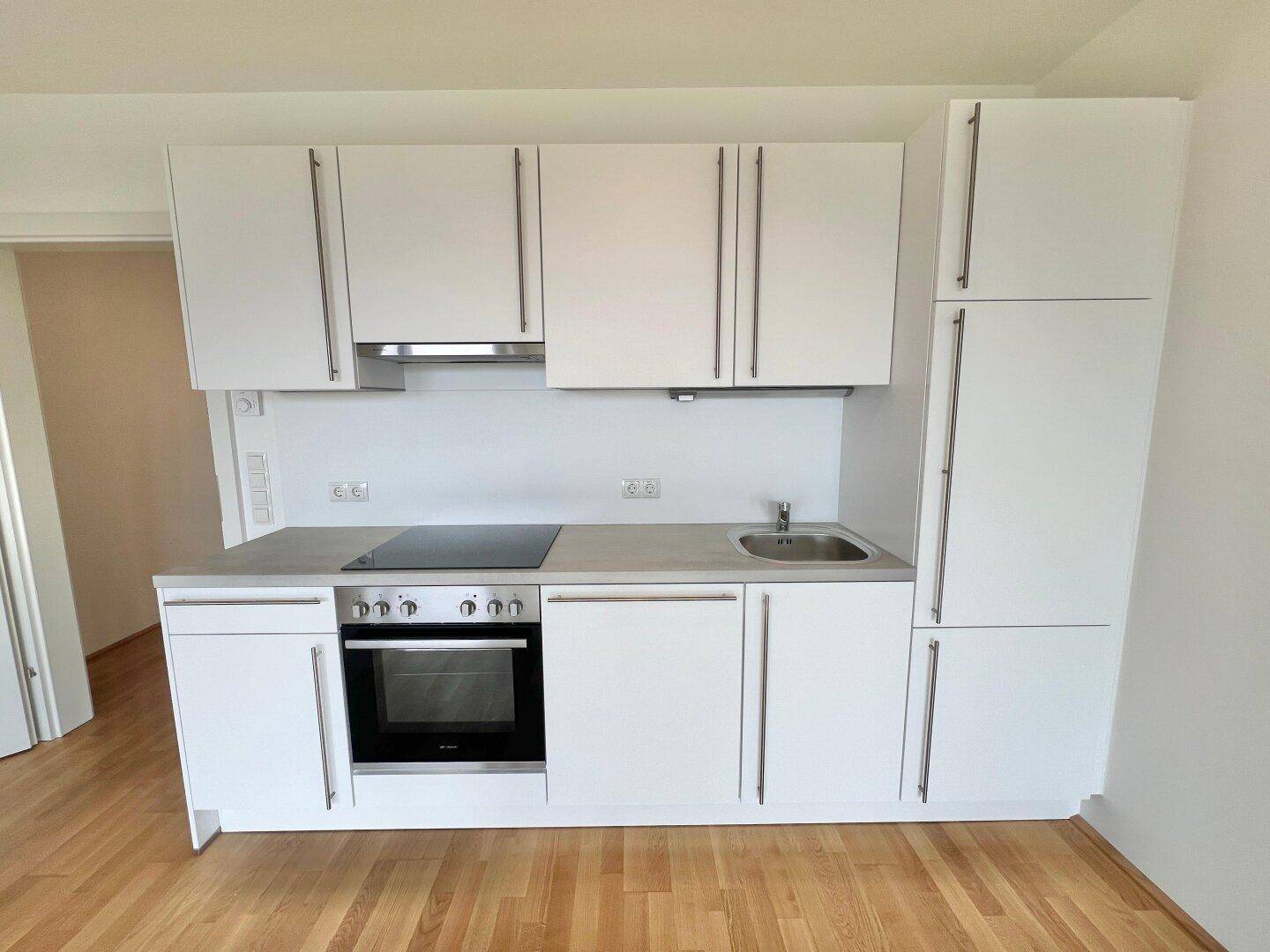 ***HELLE 3-ZIMMER-WOHNTRAUM - ERSTBEZUG, BALKON, NIEDRIGENERGIEHAUS, KÜCHE INKLUSIVE *** - Ansicht 3