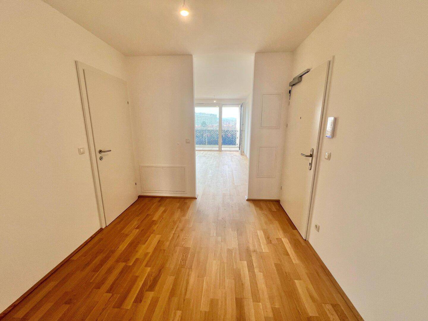 ***HELLE 3-ZIMMER-WOHNTRAUM - ERSTBEZUG, BALKON, NIEDRIGENERGIEHAUS, KÜCHE INKLUSIVE *** - Ansicht 4