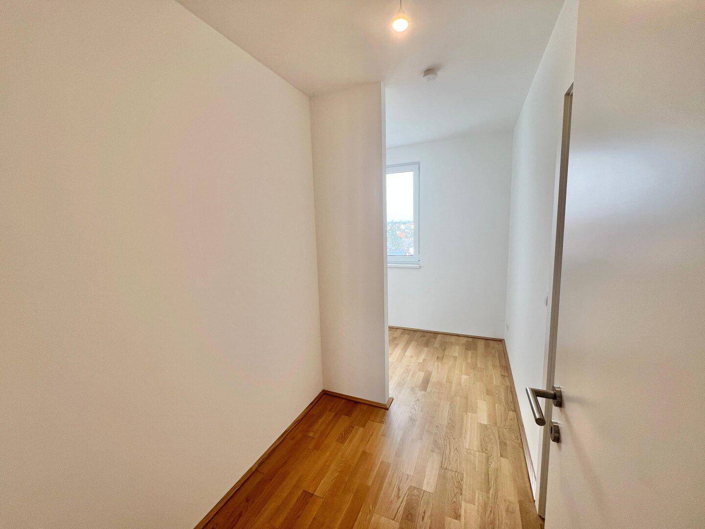 ***HELLE 3-ZIMMER-WOHNTRAUM - ERSTBEZUG, BALKON, NIEDRIGENERGIEHAUS, KÜCHE INKLUSIVE *** - Ansicht 5