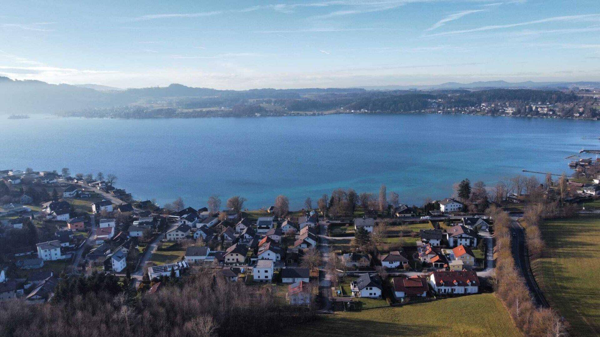 Exklusiv am Attersee! Modernes 3 Zimmer Penthouse mit Seeblick – pohled 3