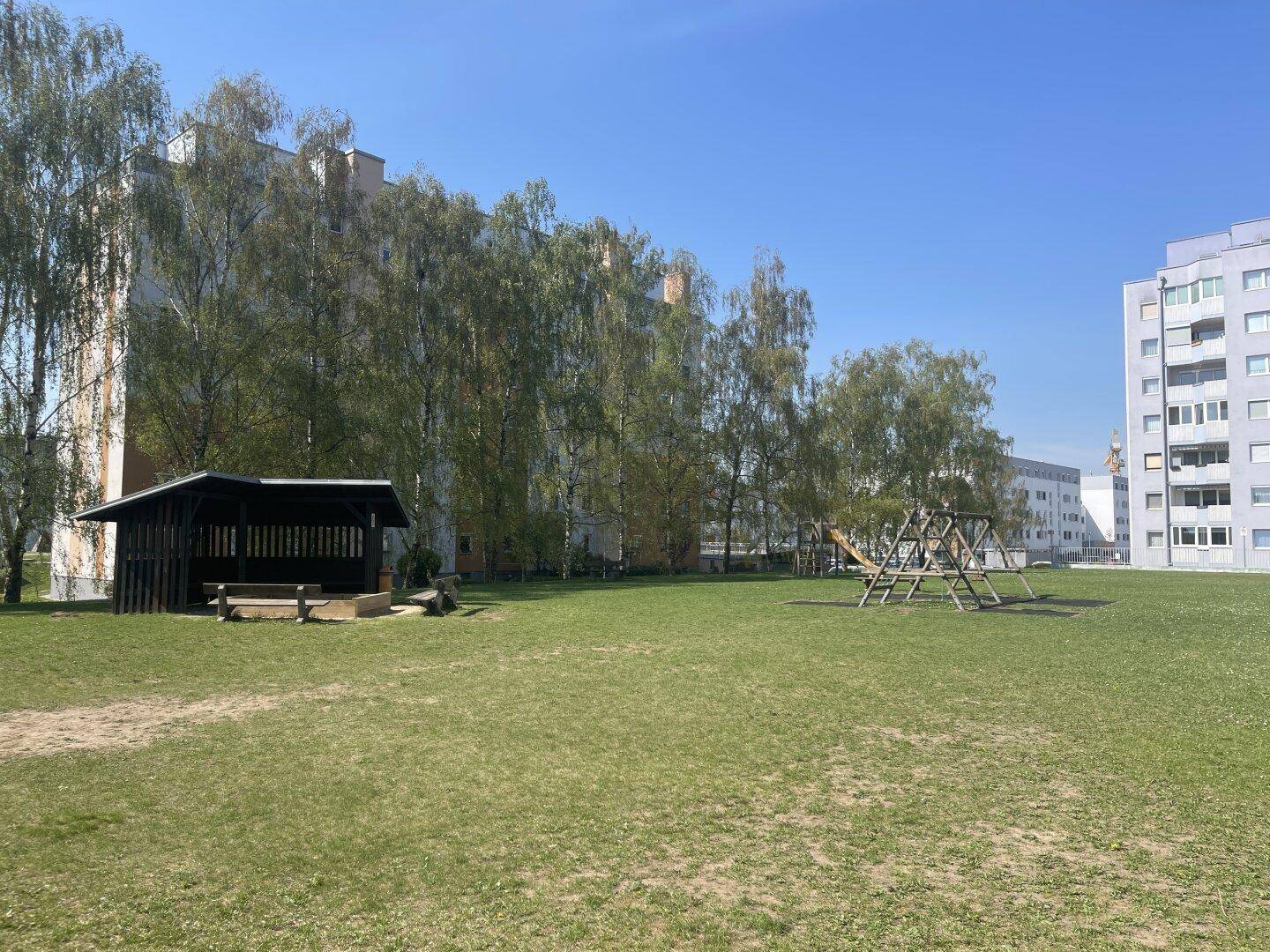 4-ZIMMER-WOHNUNG MIT LOGGIA UND TIEFGARAGENSTELLPLATZ - Ansicht 6