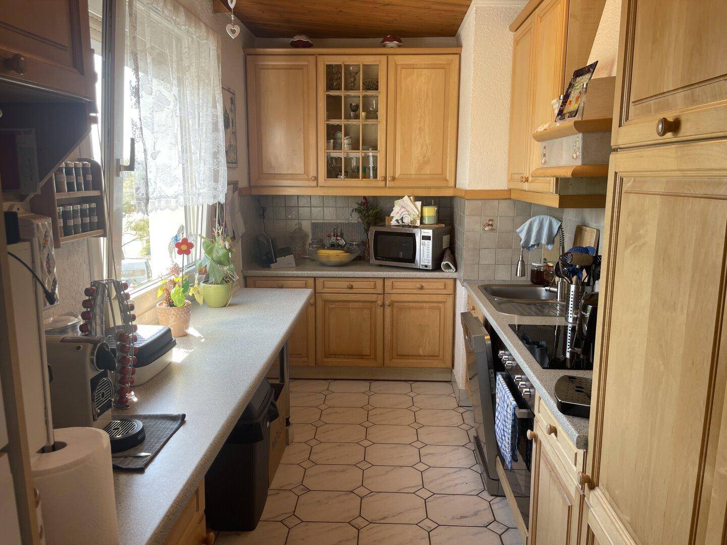 4-ZIMMER-WOHNUNG MIT LOGGIA UND TIEFGARAGENSTELLPLATZ - Ansicht 2