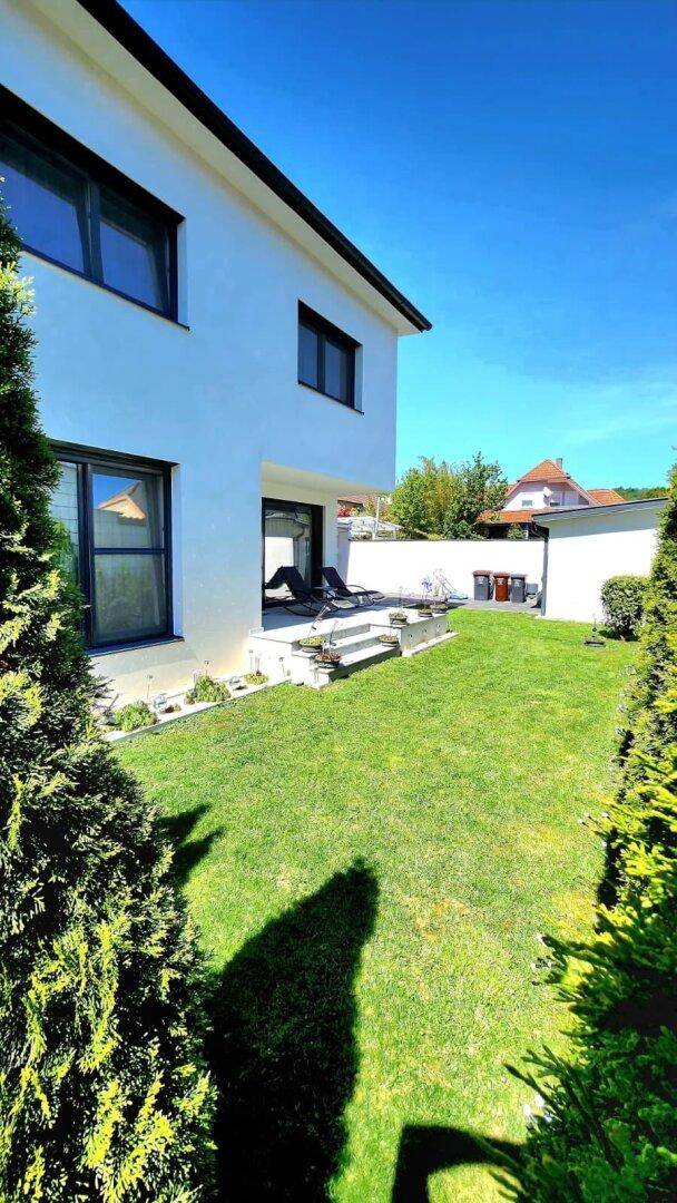 DOPPELTES GLÜCK! 2 Doppelhaushälften mit je 4 Zimmern und vielen Freiflächen in TOP Lage in Berndorf zu verkaufen! - Ansicht 4