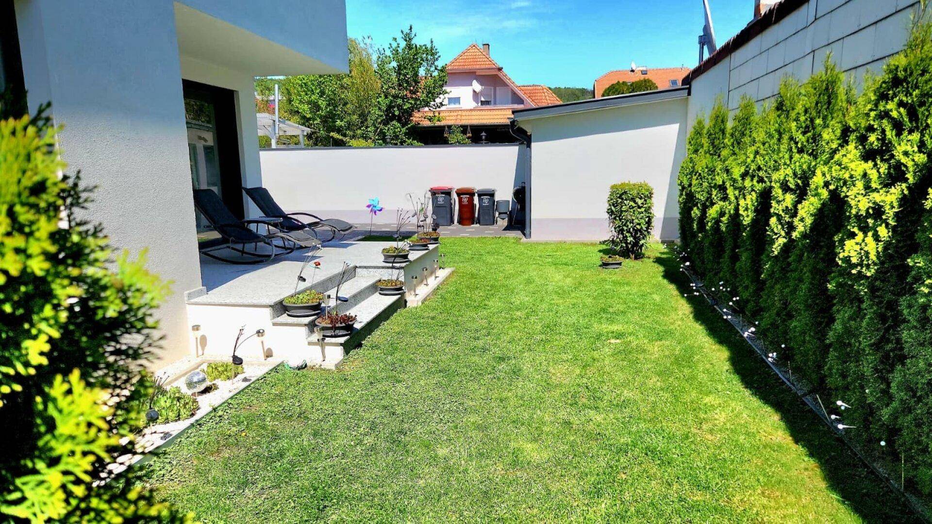 DOPPELTES GLÜCK! 2 Doppelhaushälften mit je 4 Zimmern und vielen Freiflächen in TOP Lage in Berndorf zu verkaufen! - Ansicht 5