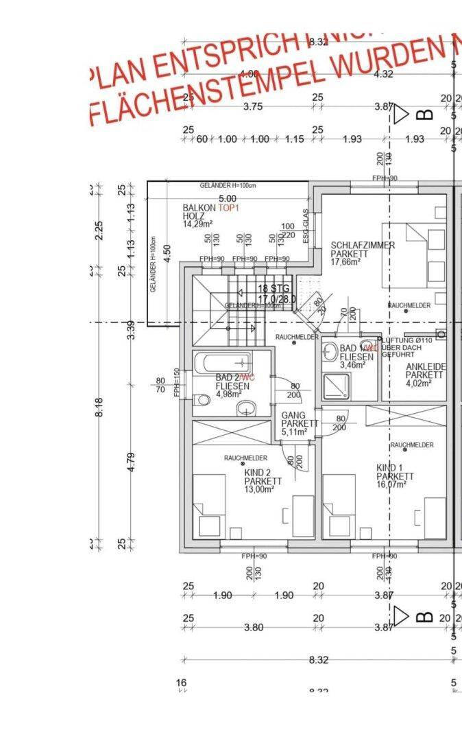 Grundriss des Obergeschosses mit Schlafzimmern, Bädern und einem Balkon.