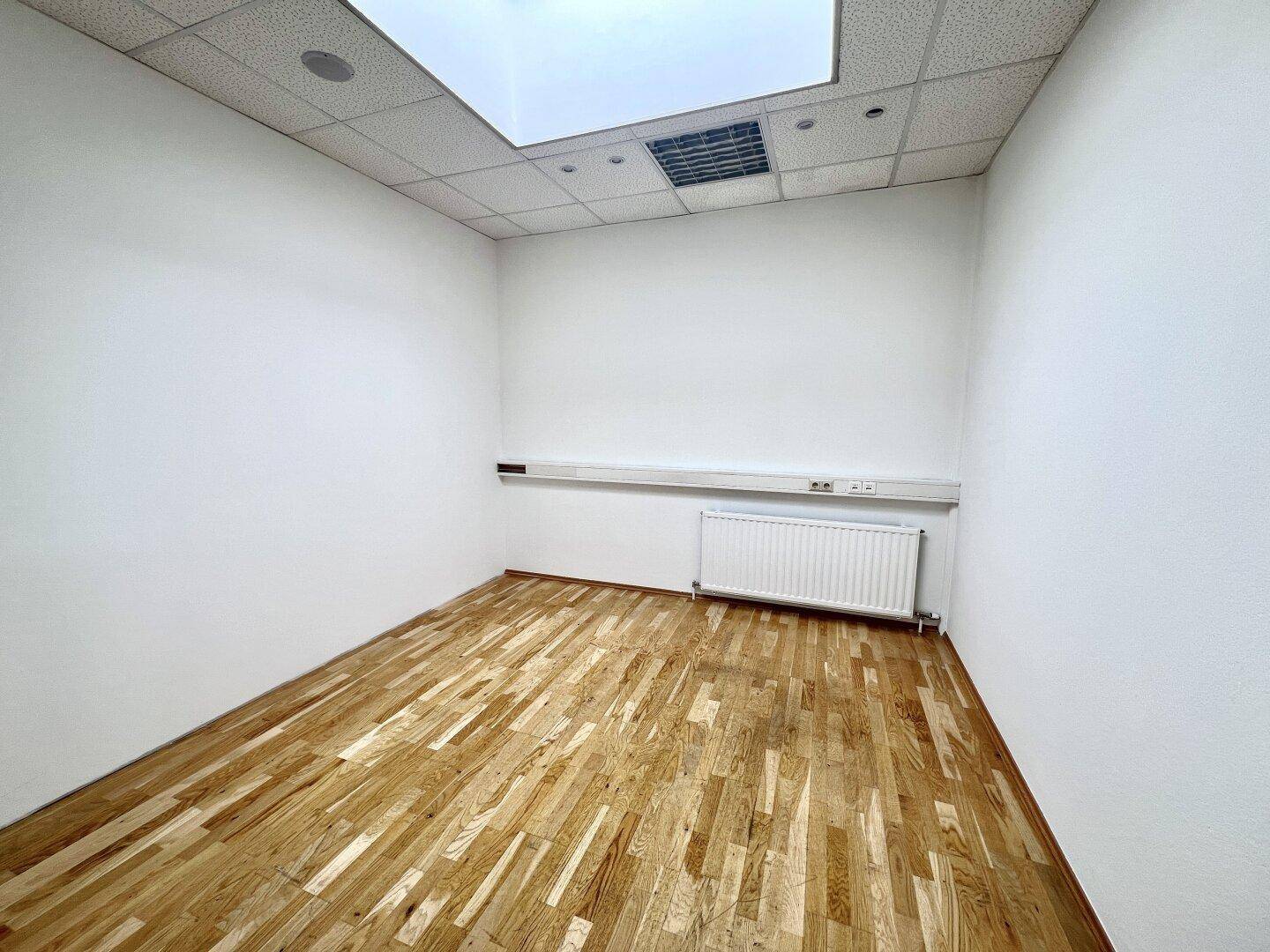 Vielseitige Gewerbefläche mit Büro und Hochlagerhalle in Top-Lage des 23. Bezirks - Widok 5