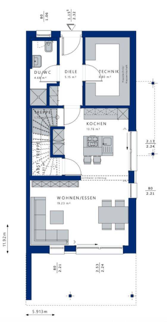 Grundriss des Erdgeschosses mit offener Küche, Wohn-Essbereich und Technikraum.