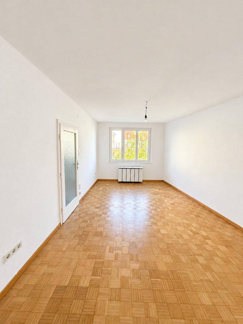 Moderne, sanierte 2-Zimmer-Wohnung mit neuer Einbauküche