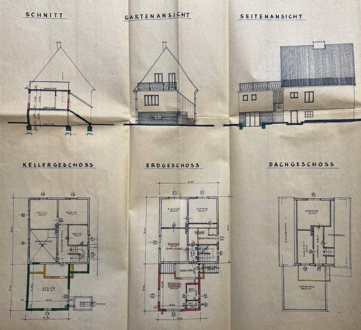 Detaillierte architektonische Pläne mit Schnitten, Ansichten und Grundrissen für Keller-, Erd- und Dachgeschoss.