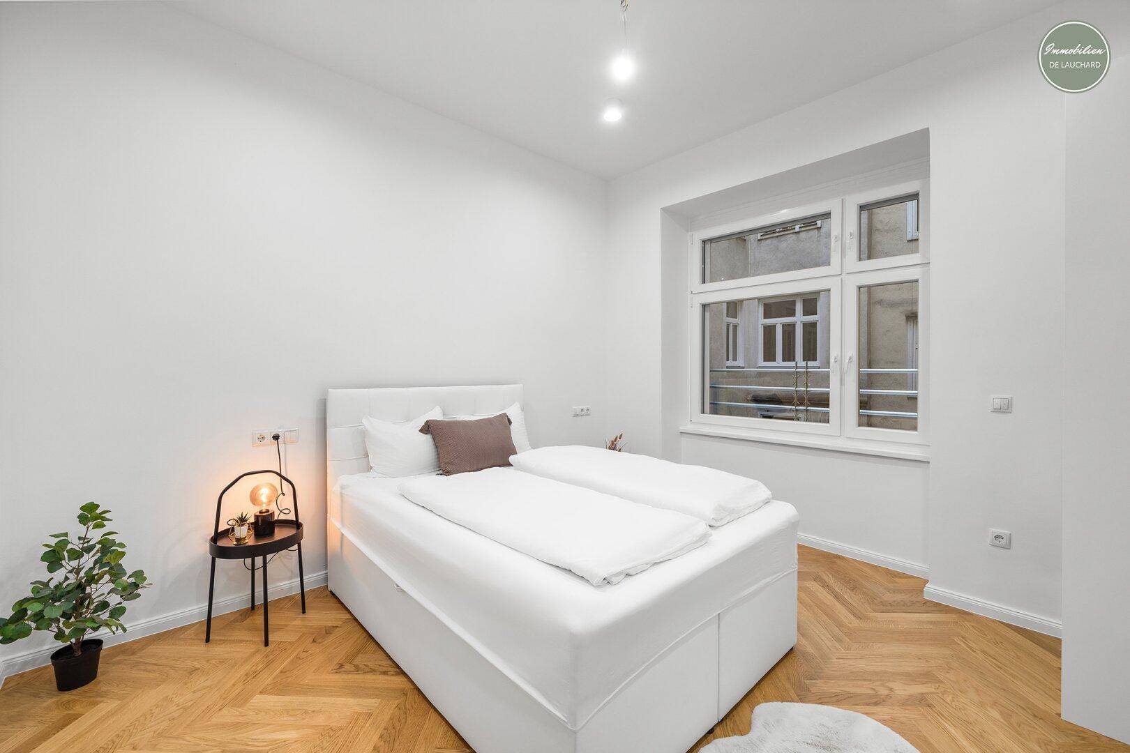 Zimmer mit Schrankraum