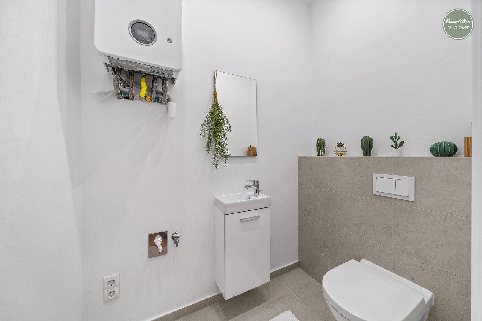 WC (mit Waschmaschinenanschluss)