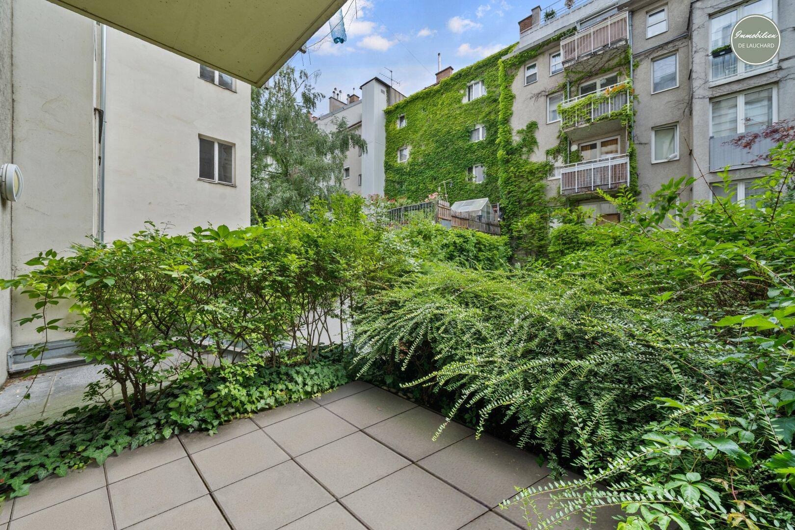 Terrasse (ostseitig)