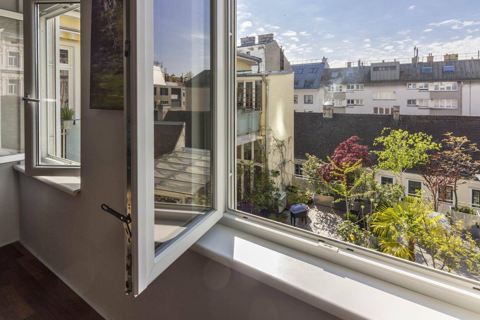 Ausblick auf die Terrasse der unteren Wohnung