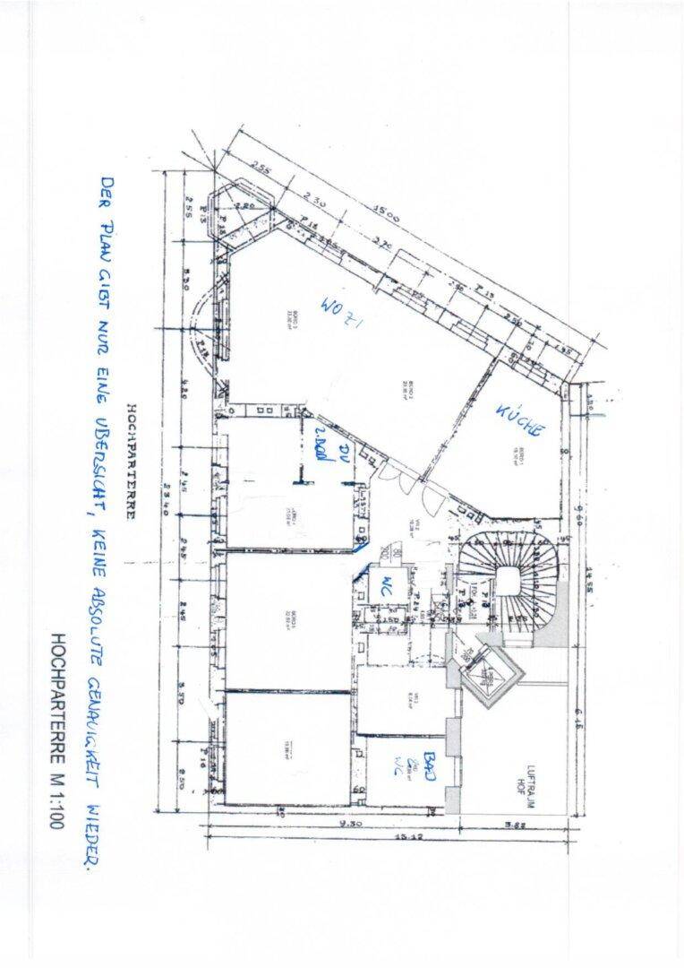 Detaillierter Grundriss des Hochparterres mit Raumaufteilung und Maßen.