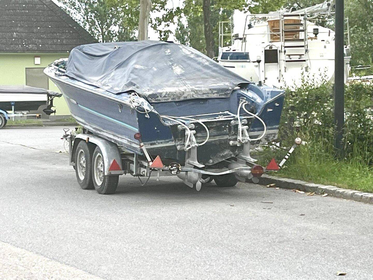 das Boot, das Sie mit der Hütte kaufen können