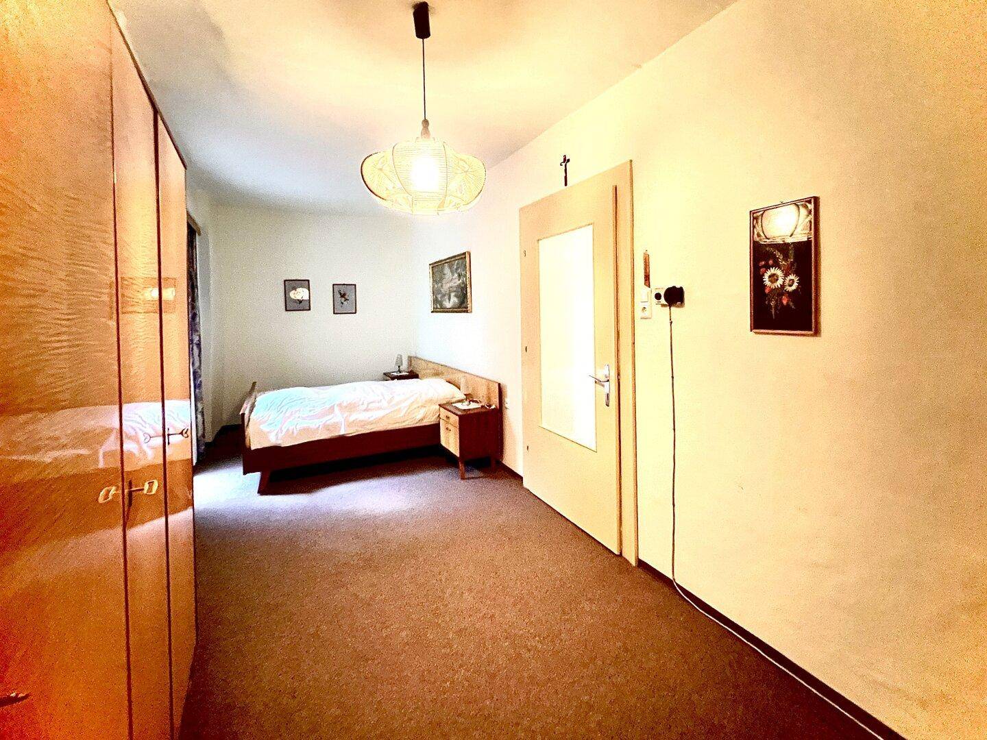 Schlafzimmer Dachgeschoß vorderes Haus