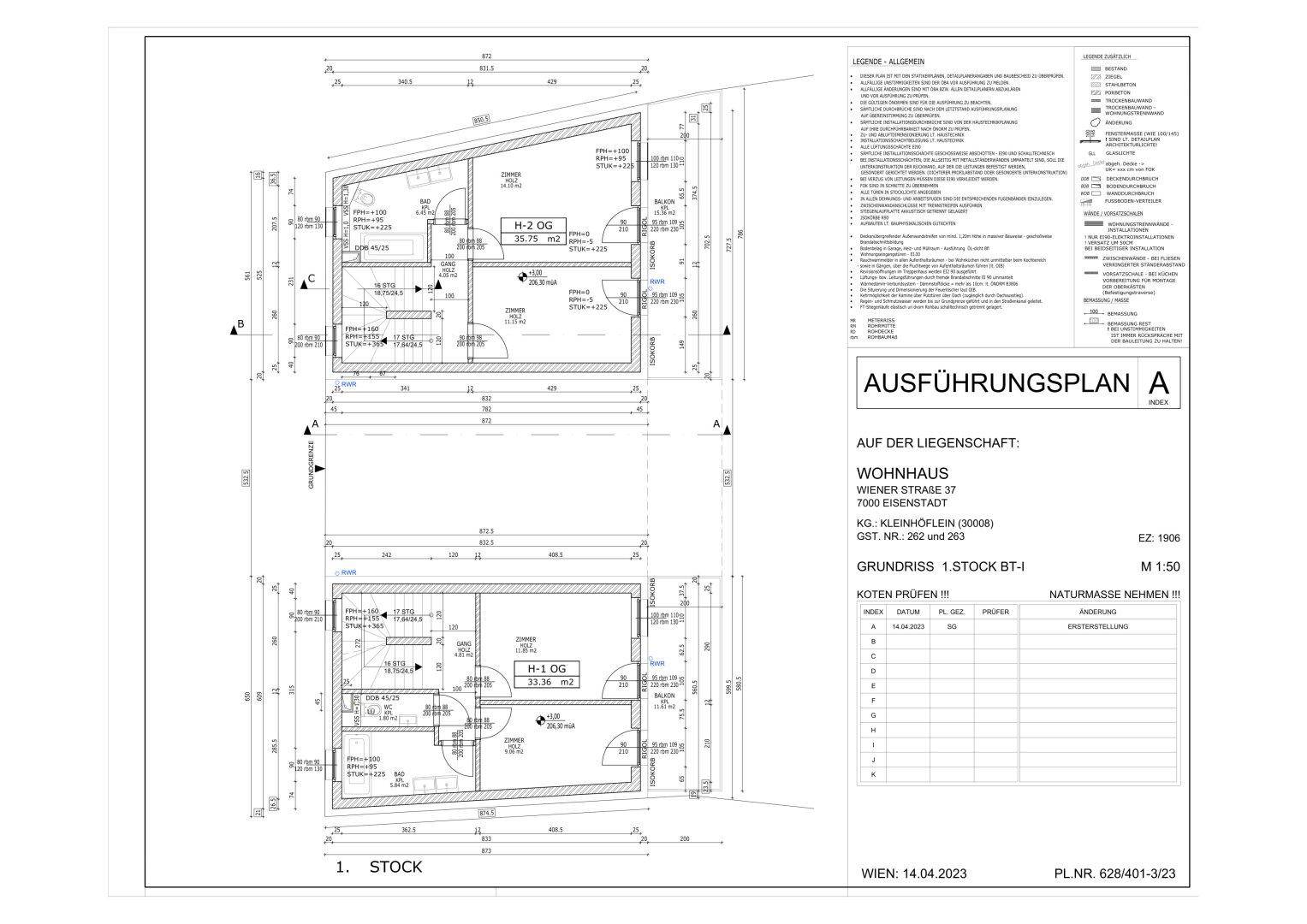 Grundriss des ersten Obergeschosses eines Wohnhauses mit zwei Wohneinheiten und Balkonen.